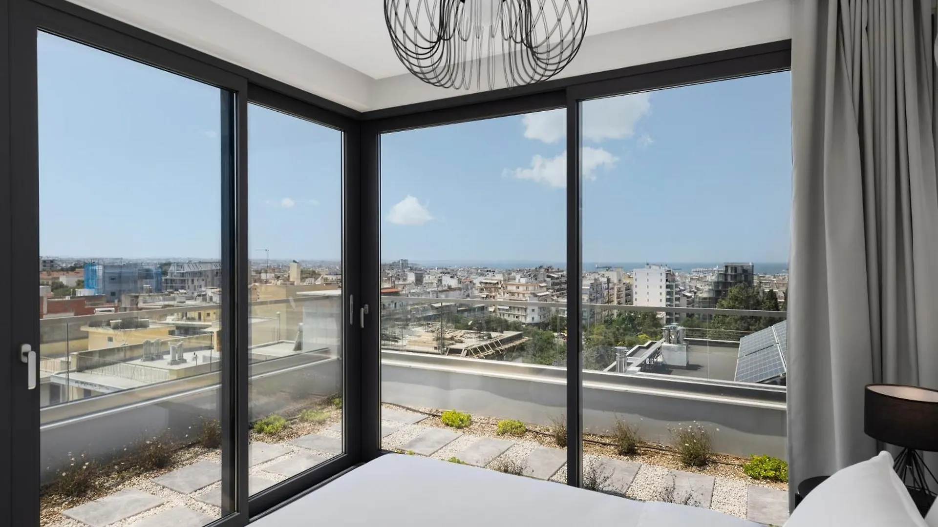 Skyline Luxury Apartment With Stunning Terrace By Binobi! Selanik