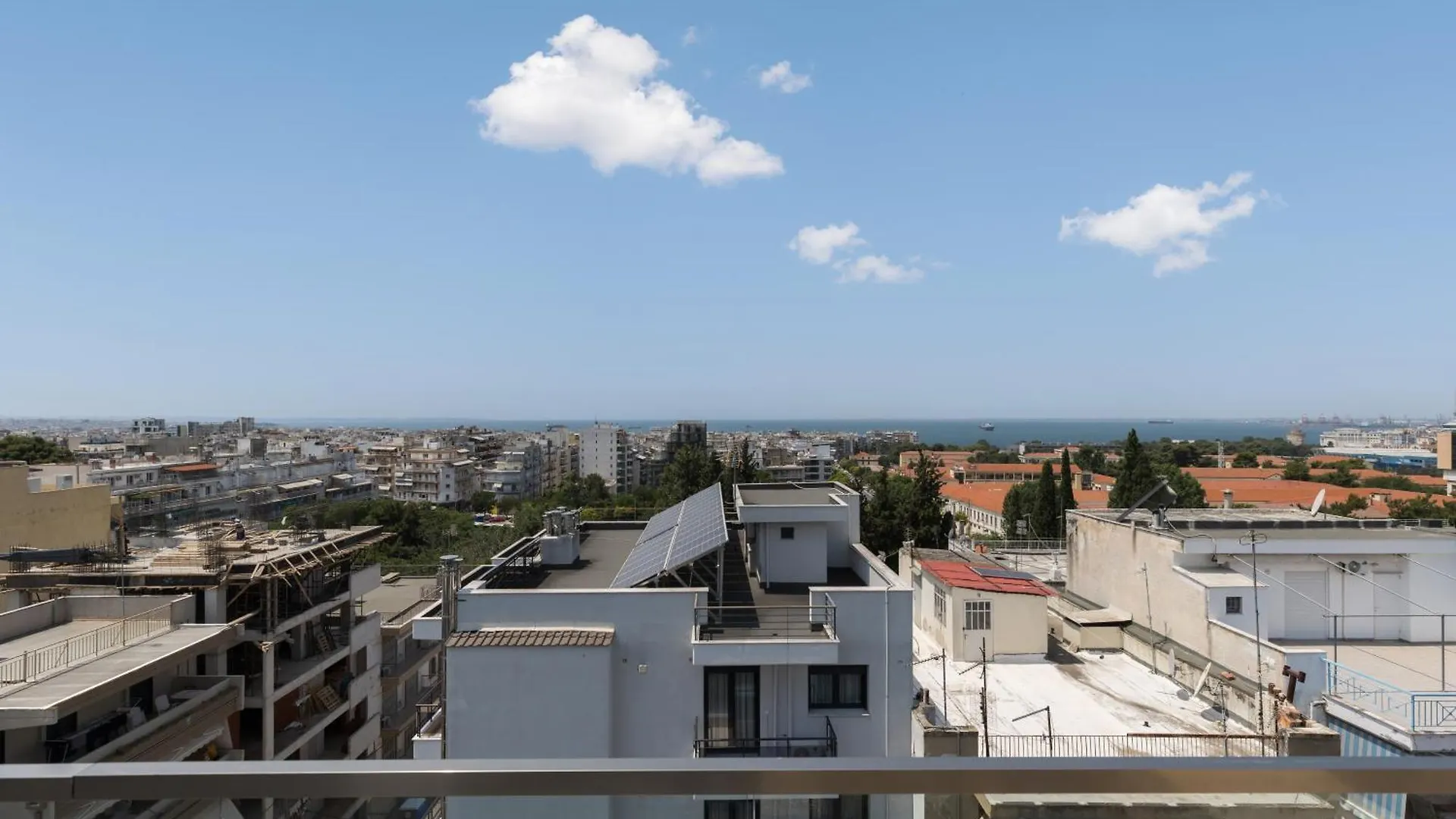 Skyline Luxury Apartment With Stunning Terrace By Binobi! Selanik